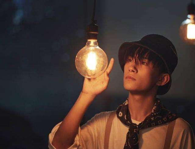 渔夫帽毛绒款怎么戴,渔夫帽秋冬怎么戴好看