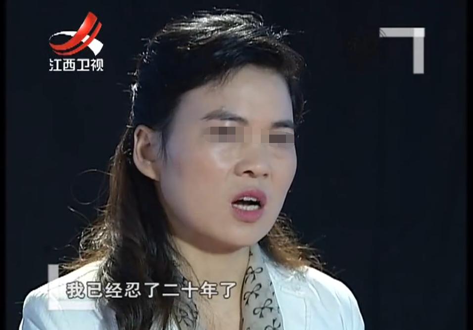 老婆沉迷网络聊天老公怀疑她出轨,妻子沉迷网聊老公怀疑出轨