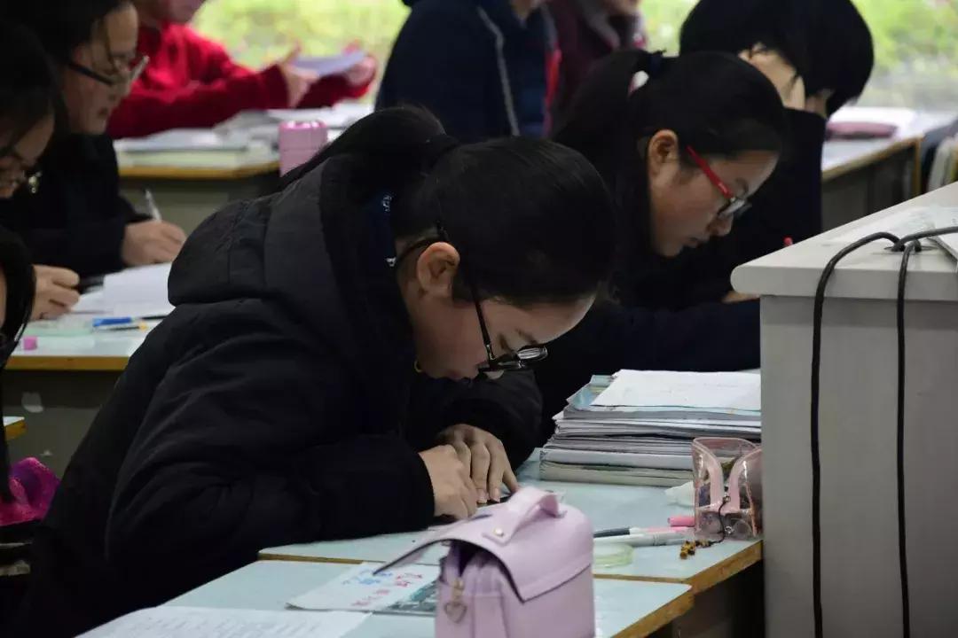 靖江一中地址,双马尾靖江一中