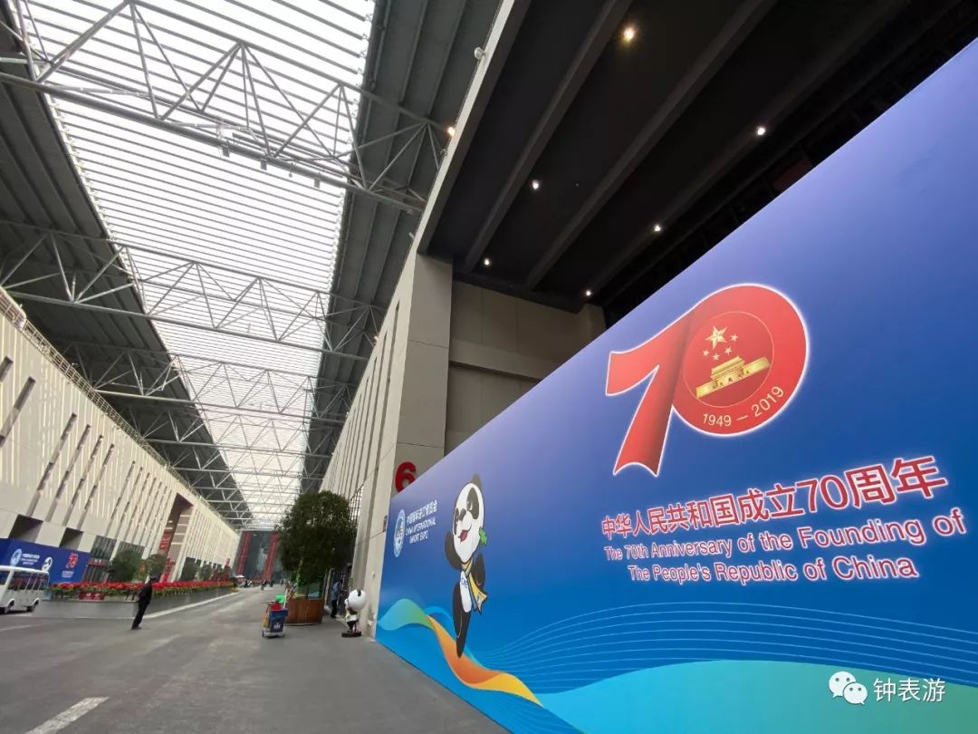 瑞士天梭表系列介绍,天梭男表进博会款