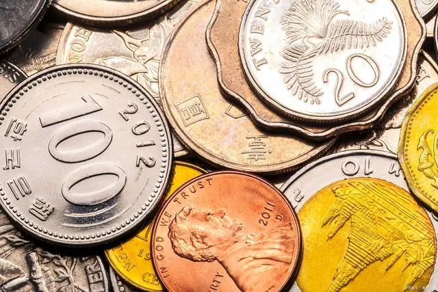 一男孩误吞拉环,小孩不小心吞进金属拉环