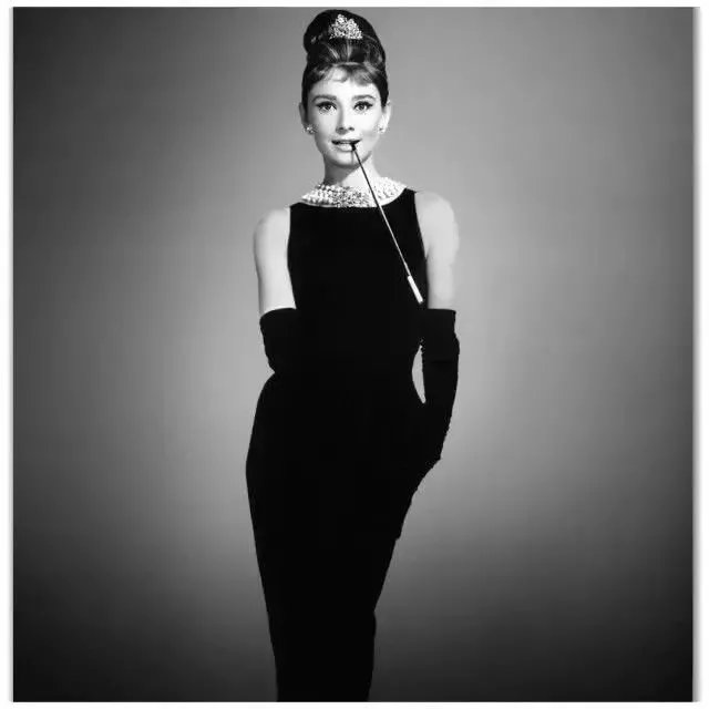 装妆美资讯馆|是谁?让赫本比梦露更美丽?