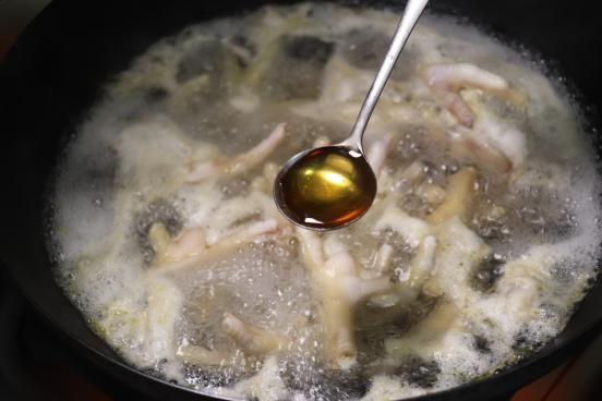 广东虎皮鸡爪最正宗的做法,虎皮鸡爪怎么起松皮