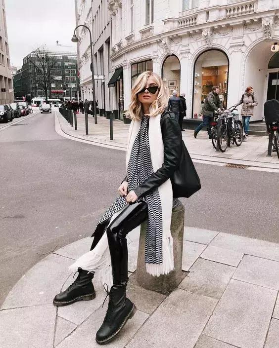 冬季爆款洋气羊绒围巾,这款新潮羊绒围巾温暖又漂亮