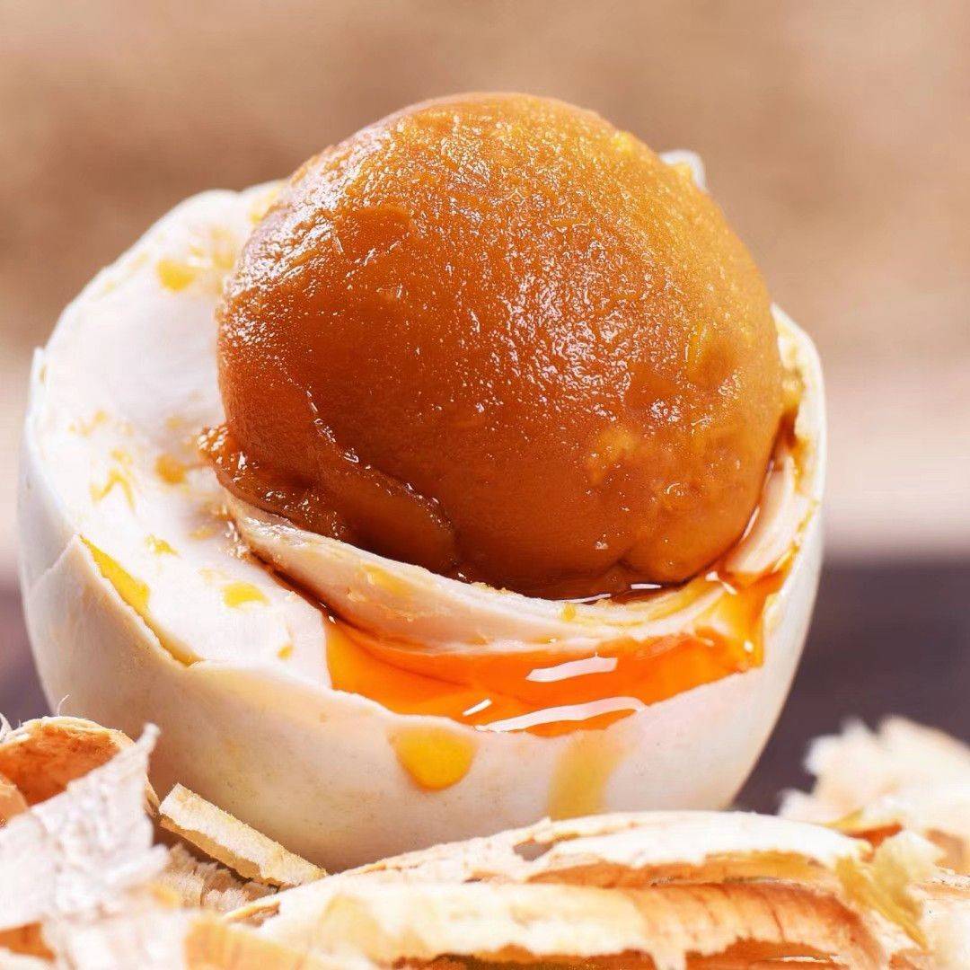 海鸭蛋被央视曝光了你还在吃吗,有些人买的海鸭蛋为什么不流油