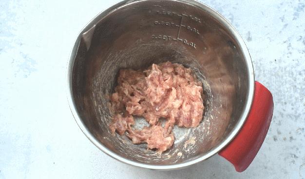 外酥里嫩满口汤汁的生煎包,外酥里嫩鲜香入味营养健康