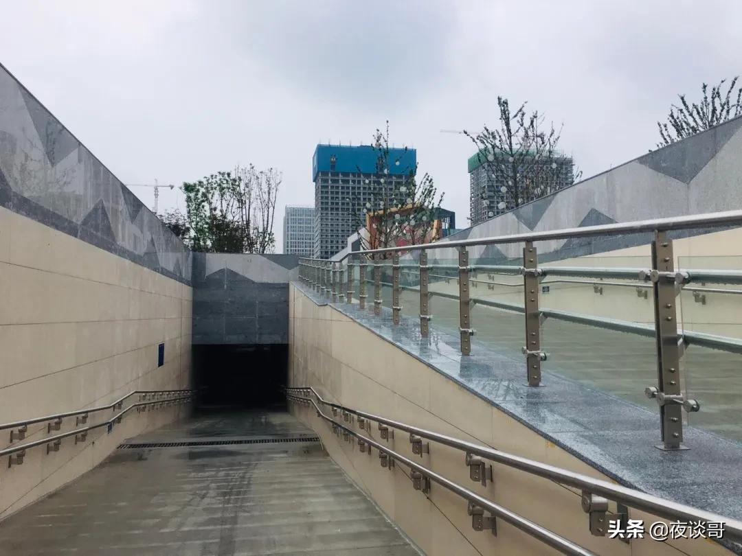 天府大道北延线有红绿灯吗,天府大道北延线改造后有红绿灯吗