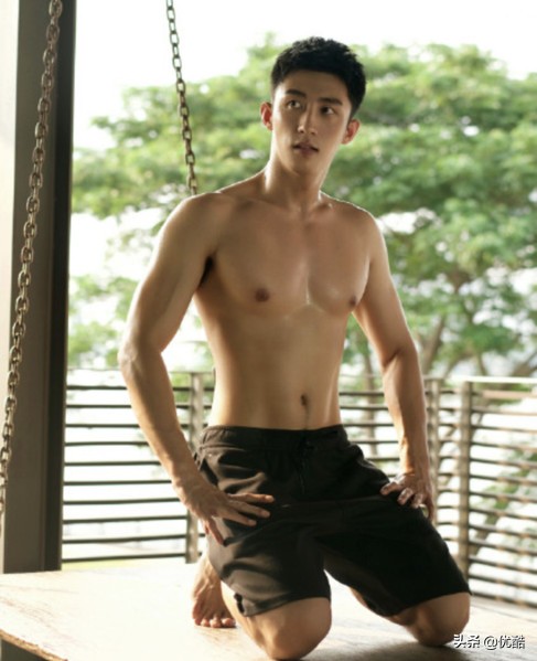 黄景瑜林更新最新视频,黄景瑜和林更新穿西装