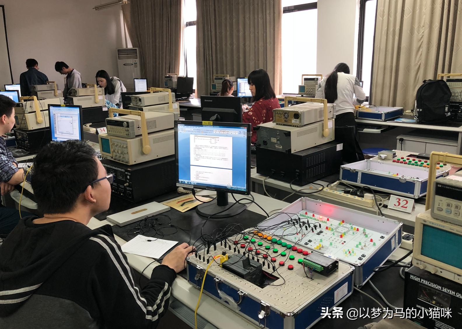 填报志愿未来前景最好的十大专业,普通大专什么志愿最有前景