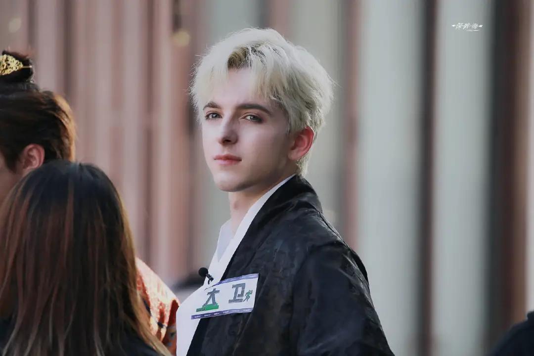 清华研究生毕业当歌手,清华学生参加唱歌选秀