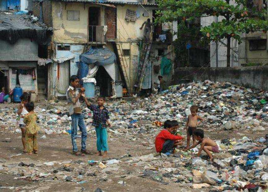 重庆姑娘去印度当主播，被当地小伙抢劫，疫情下仍不回国带货赚钱