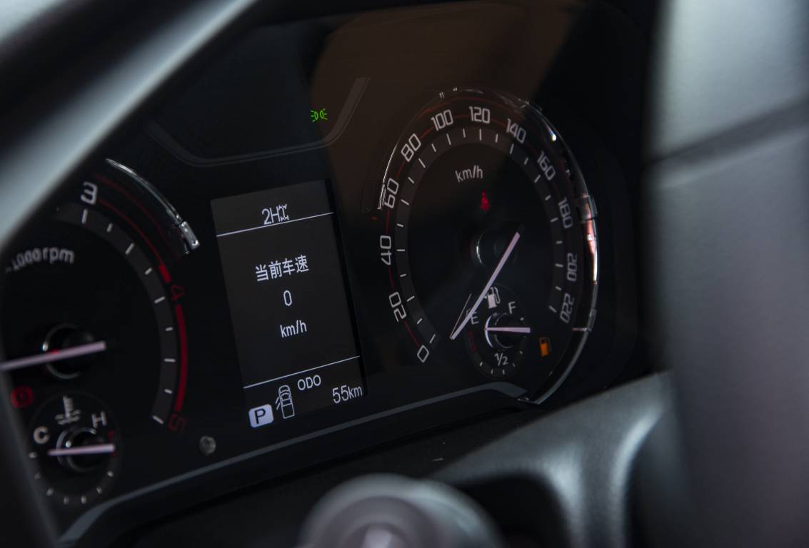 上汽大通t70四驱越野测试,试驾上汽大通g50舒适性