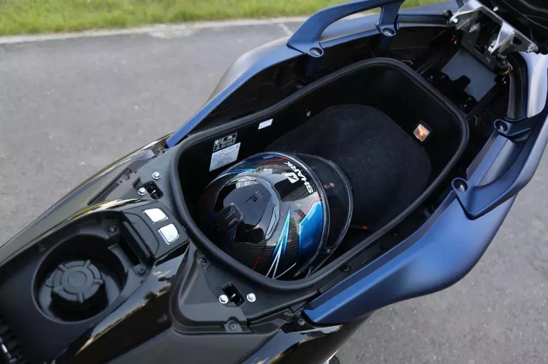 雅马哈踏板车AEROSPORTS,雅马哈踏板tmaxdx多少钱