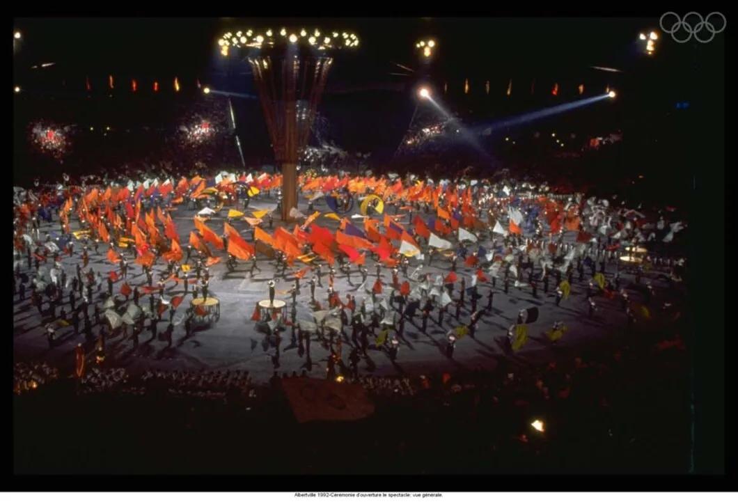 哪一年中国冬奥会会徽亮相,历届冬奥会冬残奥会会徽