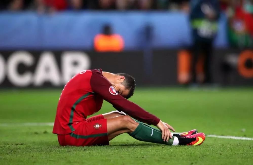 足球传奇的故事,我和足球的故事简短