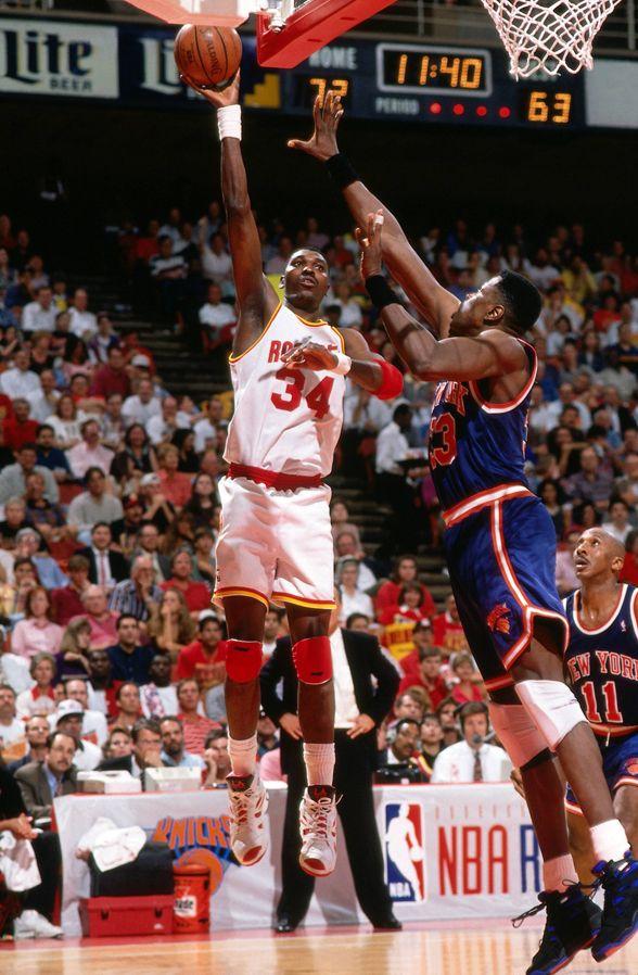 奥拉朱旺4大中锋,四大中锋之首奥拉朱旺到底有多强