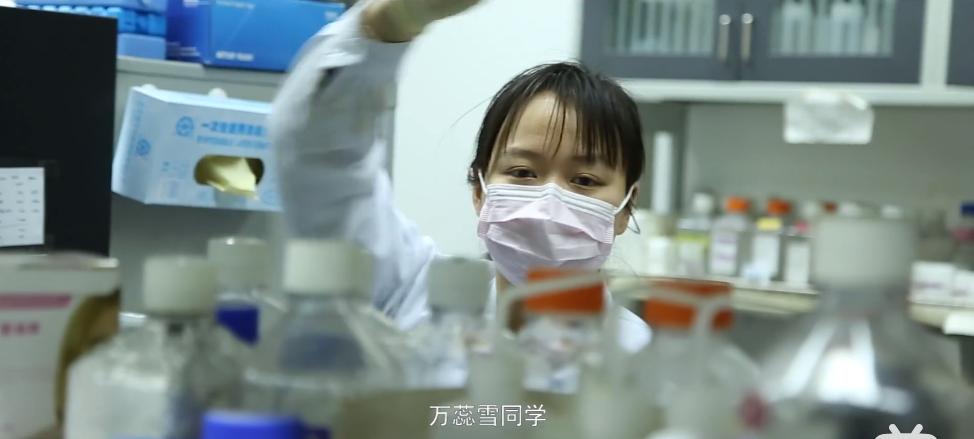 清华大学大一特等奖神仙打架,清华大学特等奖答辩神仙打架