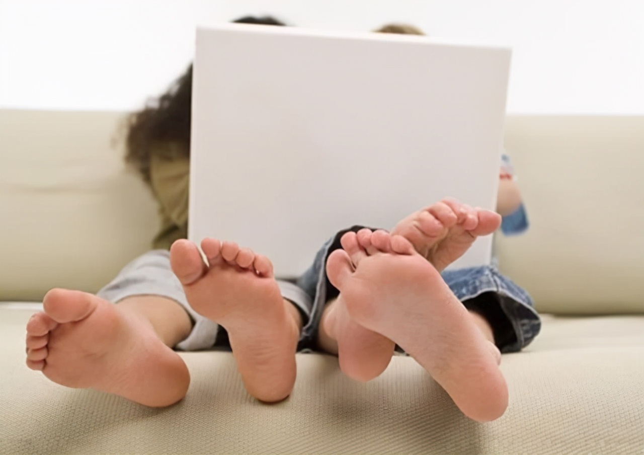 女人长不长命看脚就知道了,女孩脚什么时候不长