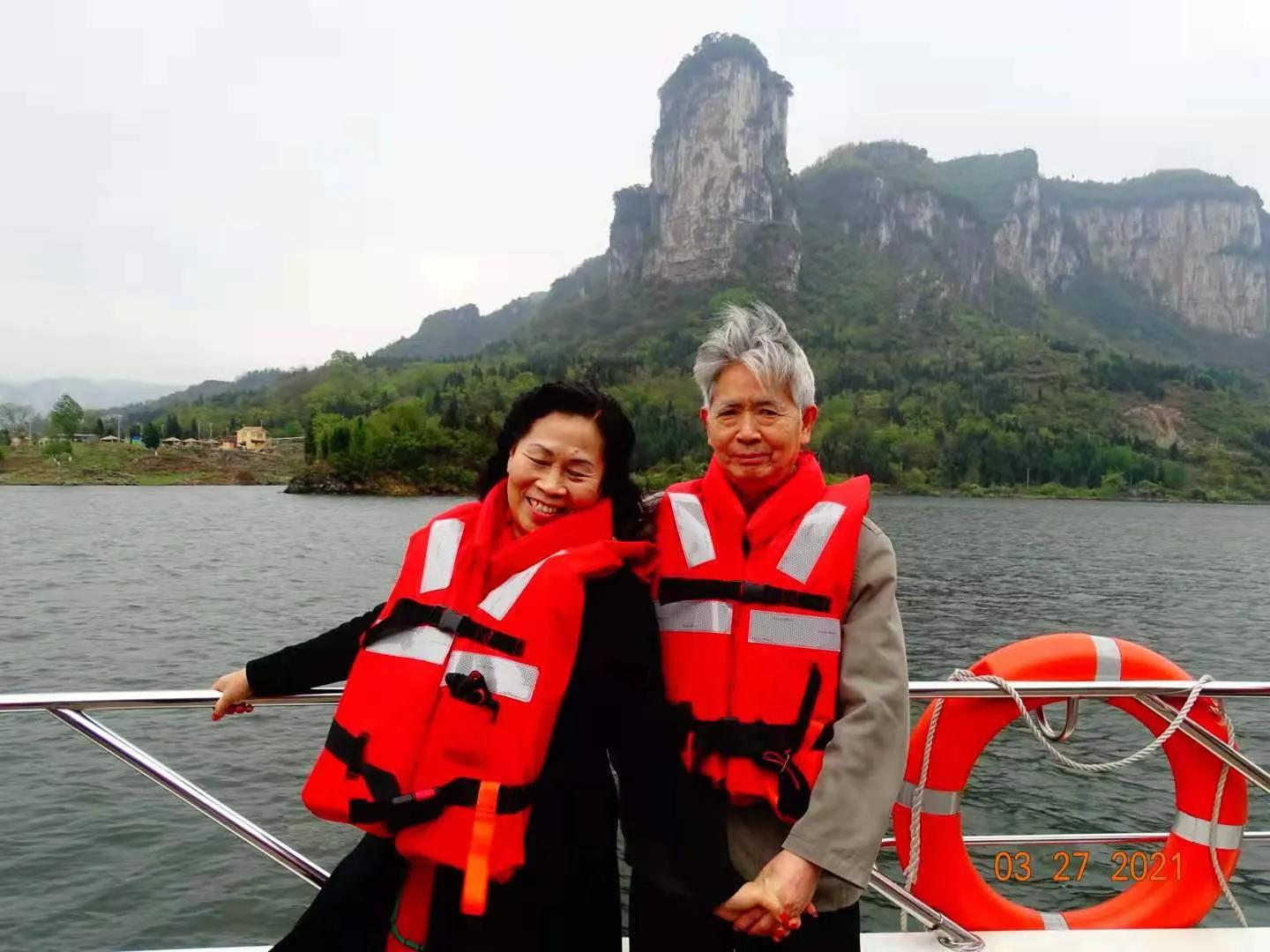 贵州大学1984级管科系同学欢聚毕节录