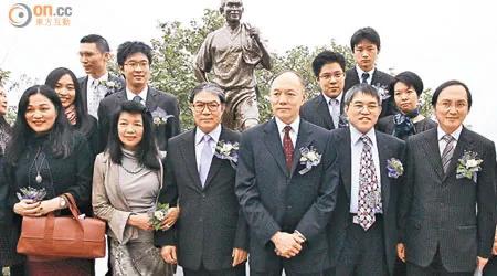 三房太太，13名子女，争夺几百亿家产，霍家宫斗比港剧精彩多了