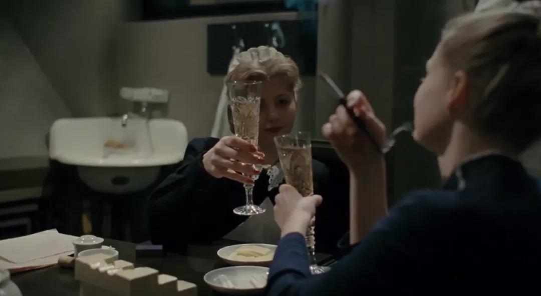 一部震惊世界的片子,5个细节揭示这部电影隐藏的真相