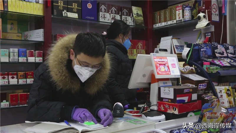 青岛西海岸新区:小区门口的义务“采购员”