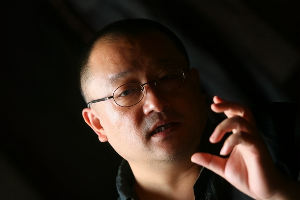 莫言《丰乳肥臀》：美女护士为馒头*身失**，亲弟弟目睹为何不敢制止