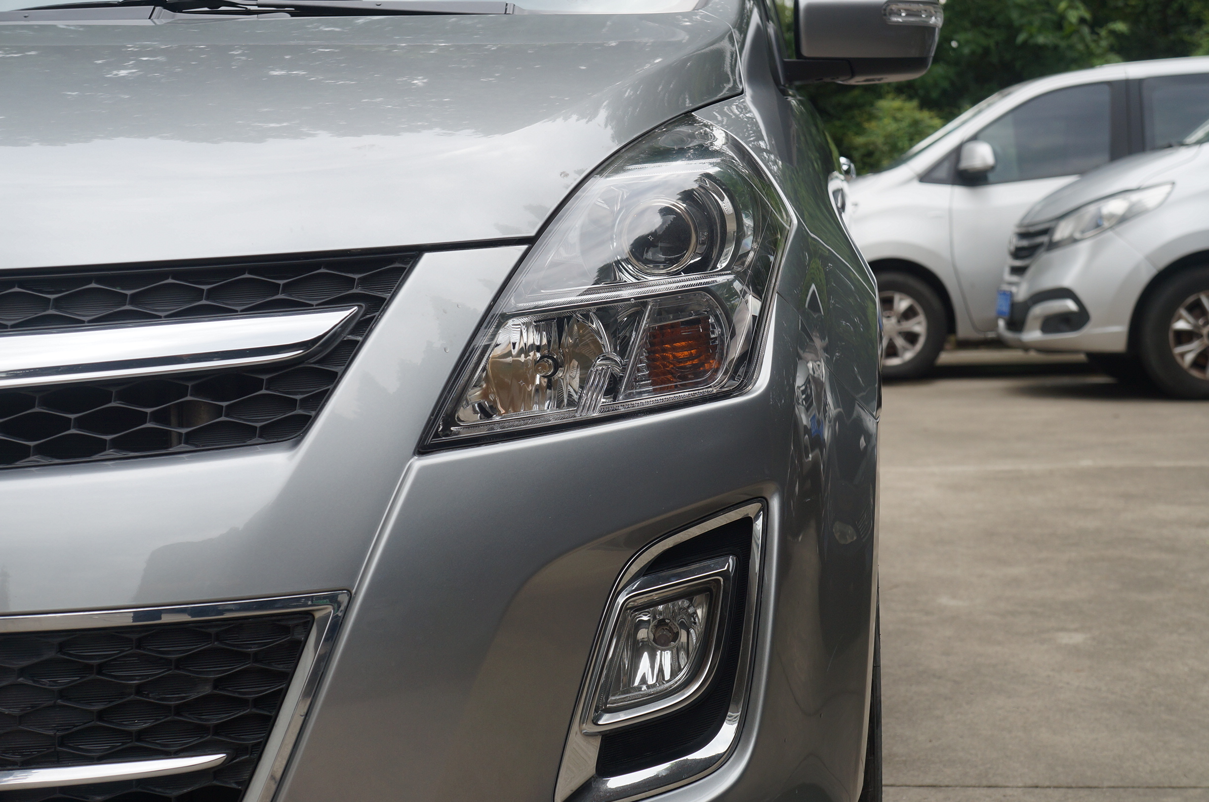 马自达8mpv二手,老款mpv马自达8