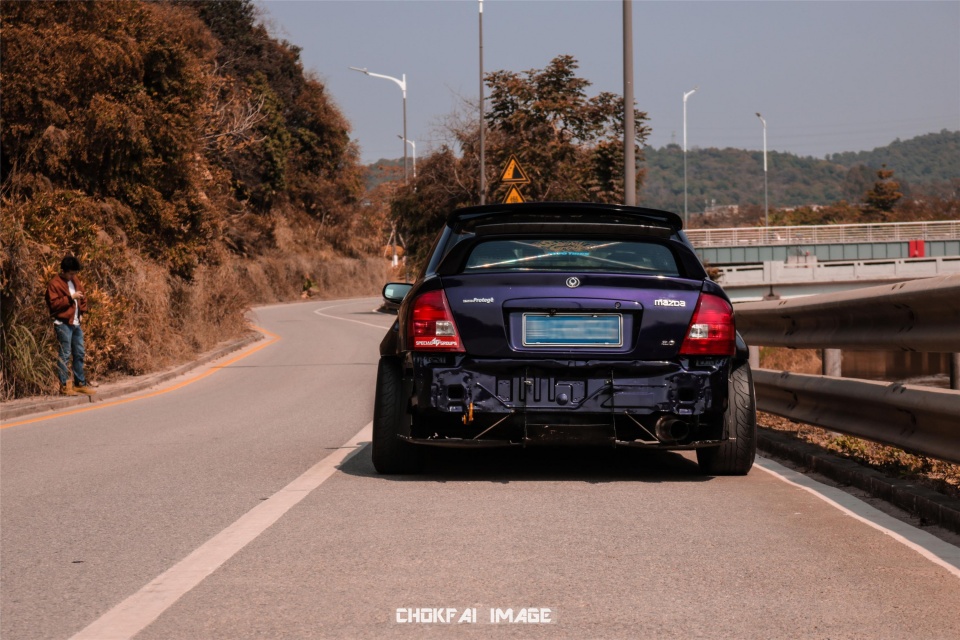 几几年的马自达323最好看,亲手打造超级车