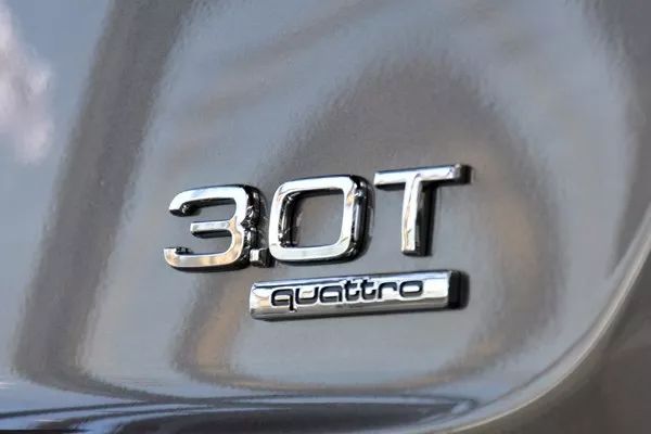 汽车常识字母含义,汽车尾部标识说明