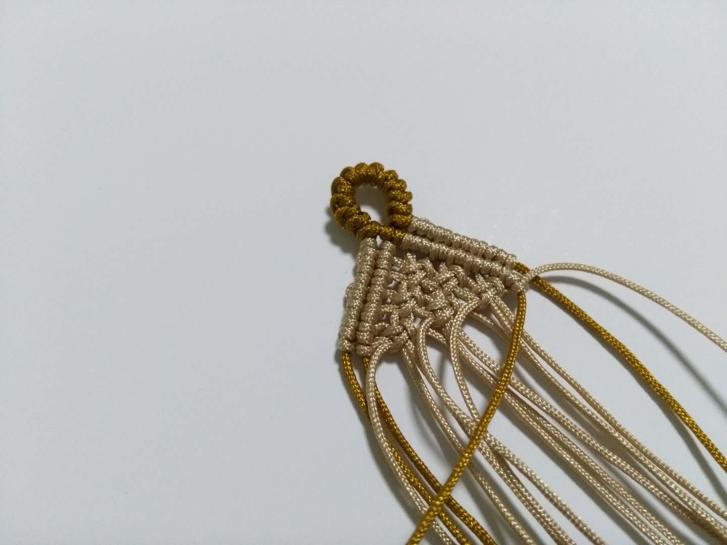 编绳花做法,手绳复杂编织教程