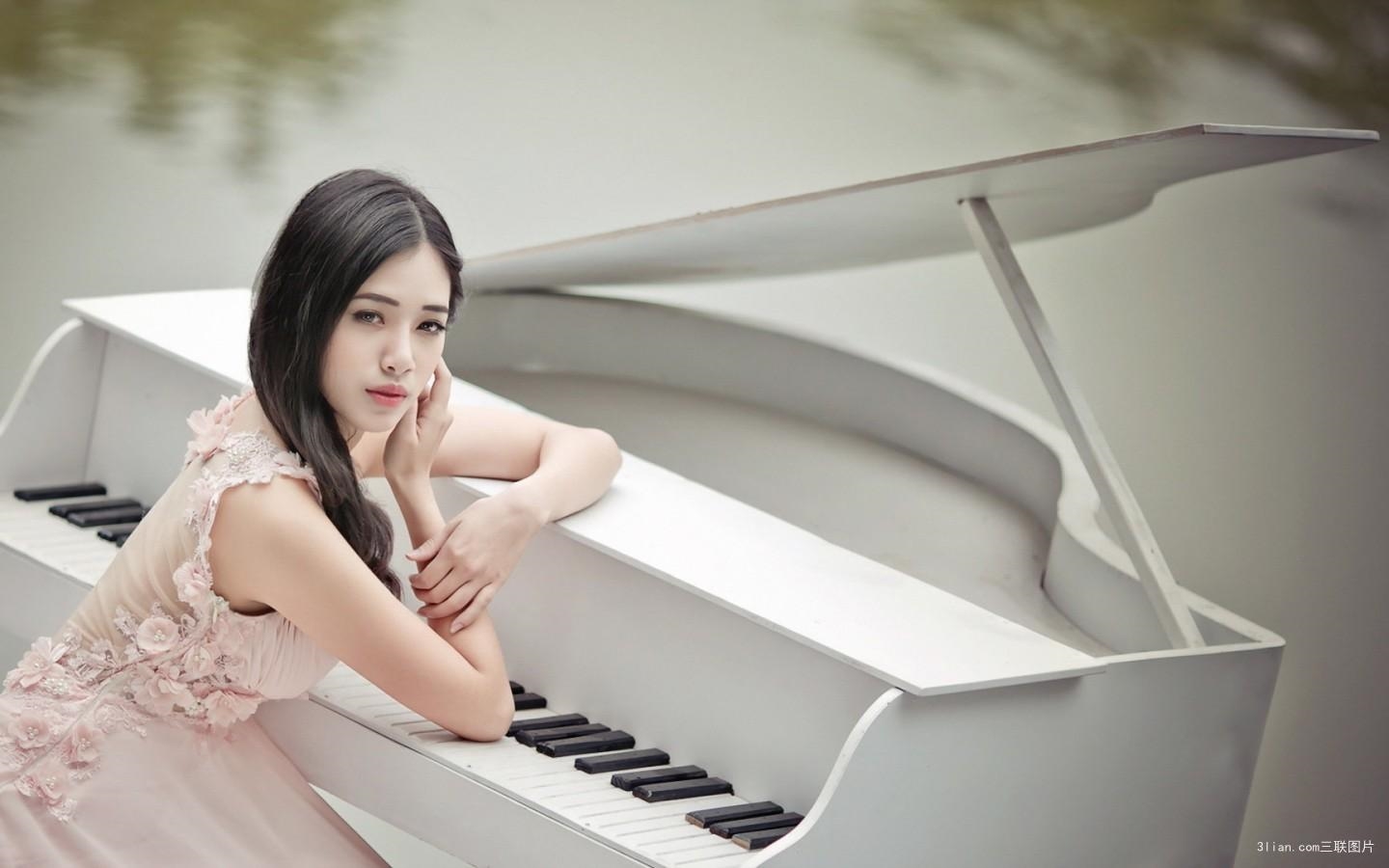 钢琴老师这样“撩”你，你会好好学钢琴吗？