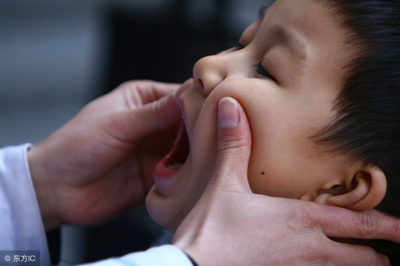 小孩子手足口病发烧怎么办,儿童手足口病发热怎么办