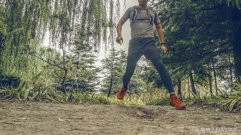 户外足控福利！在碎石路段飞奔近百公里后是种什么感受？