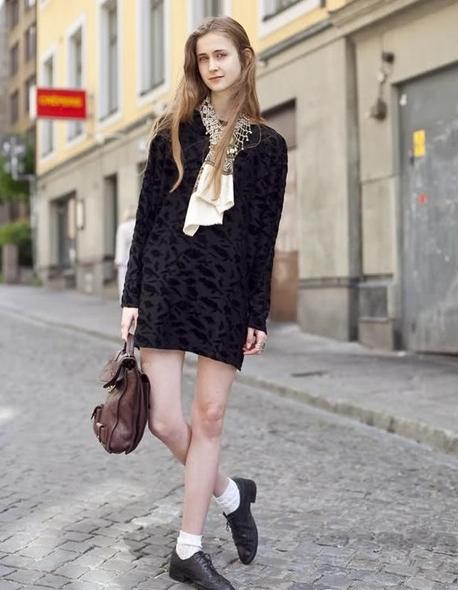 冬天露腿怎么穿袜子才不裂开,冬天如何露袜子