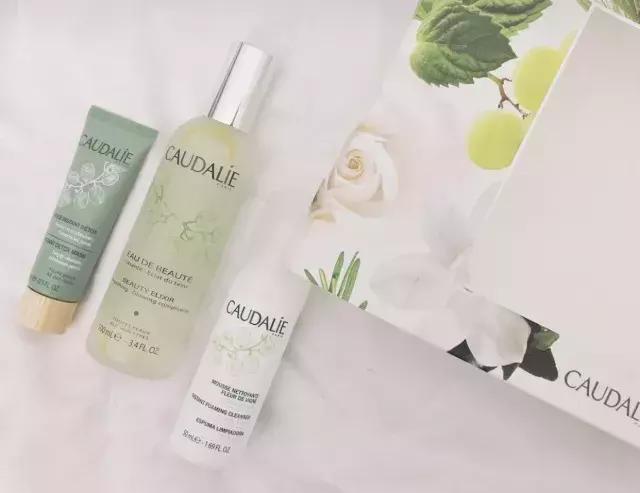 晒后舒缓镇定喷雾,镇静舒缓补水喷雾