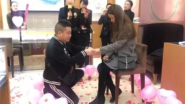 买戒指男朋友说没钱,买珠宝被骗他说不想要可以退货吗