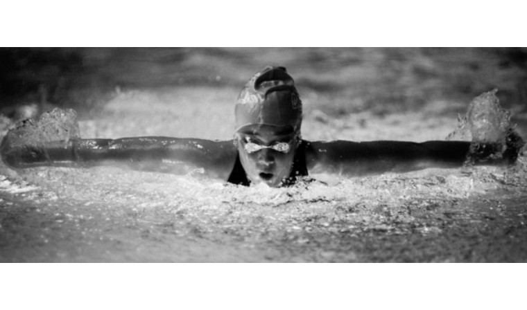 游得太僵硬，不妨给肩部上点润滑油吧！