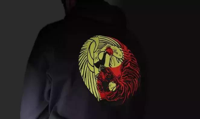 李宁短袖21巴黎时装周限定开箱,李宁巴黎时装周樱花限定版