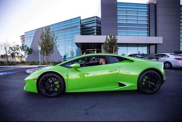 嘴炮梅威瑟炫富,梅威瑟炫富劳斯莱斯