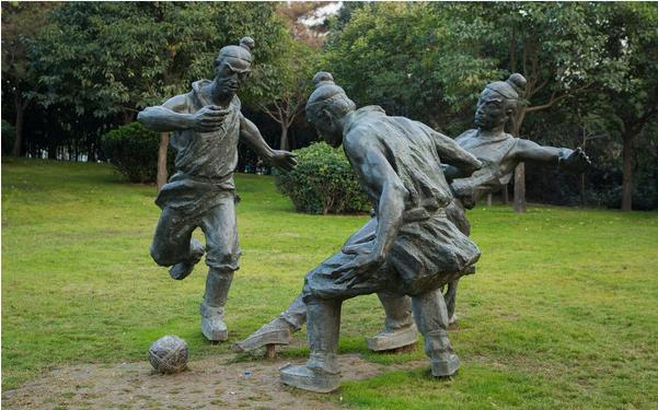 疯狂球迷助威,疯狂球迷冲进足球场