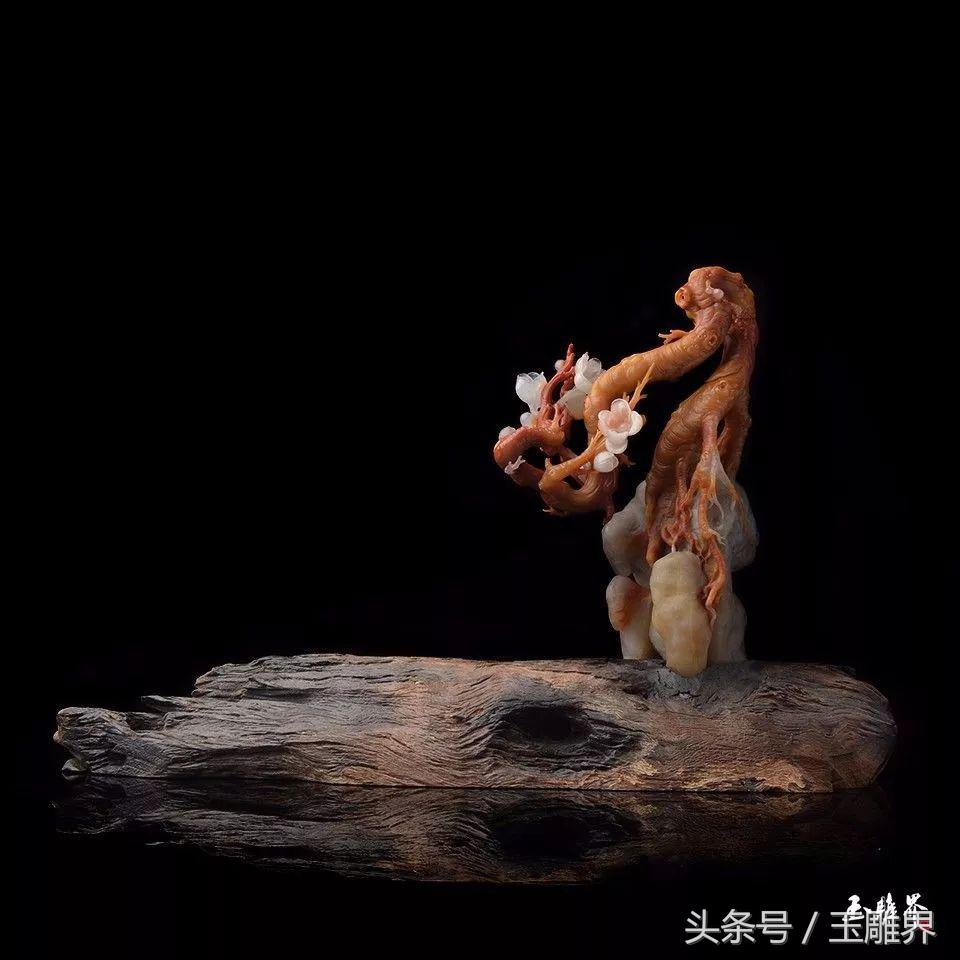 玉石巧雕造型图,月牙形玉料巧雕