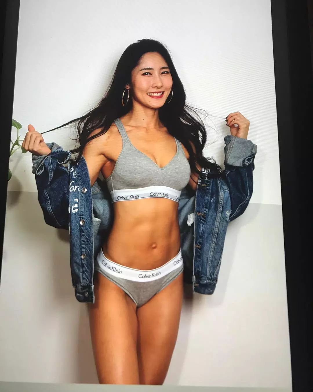 露腰马甲线真正的魔鬼身材,打造细腰翘臀马甲线