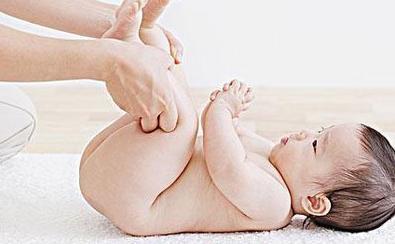 4天不拉臭，宝宝爱攒肚怎么办？妈妈试试这几招