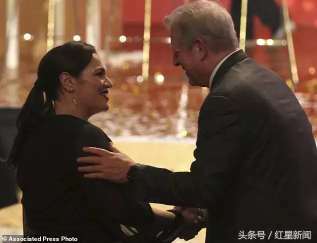 能用35种语言和孩子对话,“全球最牛教师”获百万美元奖金