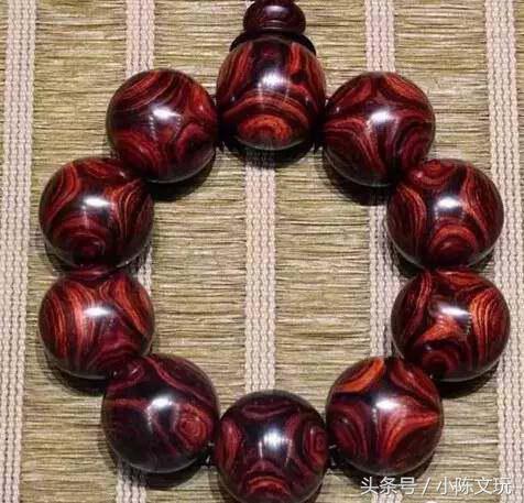 海南黄花梨紫油梨手串多少钱,黄花梨最顶级手串