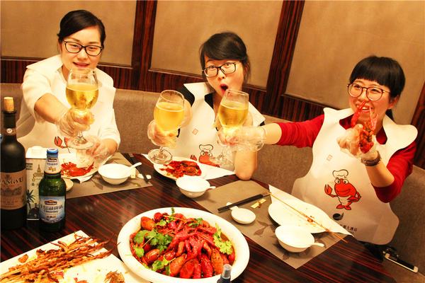 有虾有钳麻辣小龙虾加盟费,钳途龙虾加盟