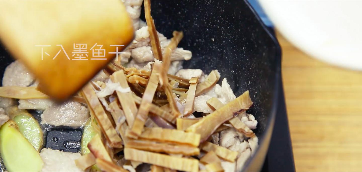 怎么煲墨鱼汤既美味又营养,墨鱼汤怎么做好吃简单又营养