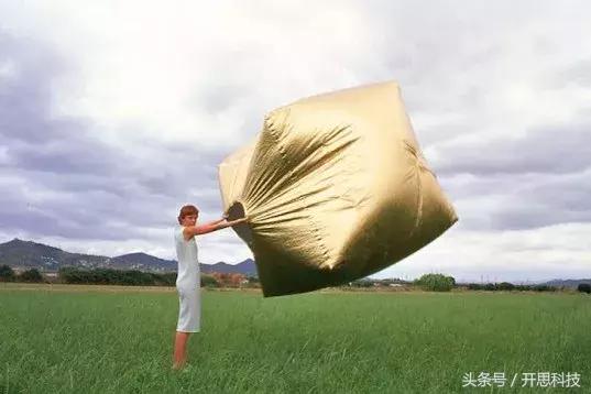 万千男人都想睡ta，去野外一定很爽。。。