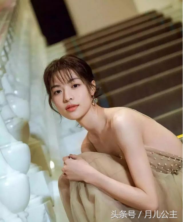 哪个明星的自然碎发最好看,明星的中短碎发哪个好看